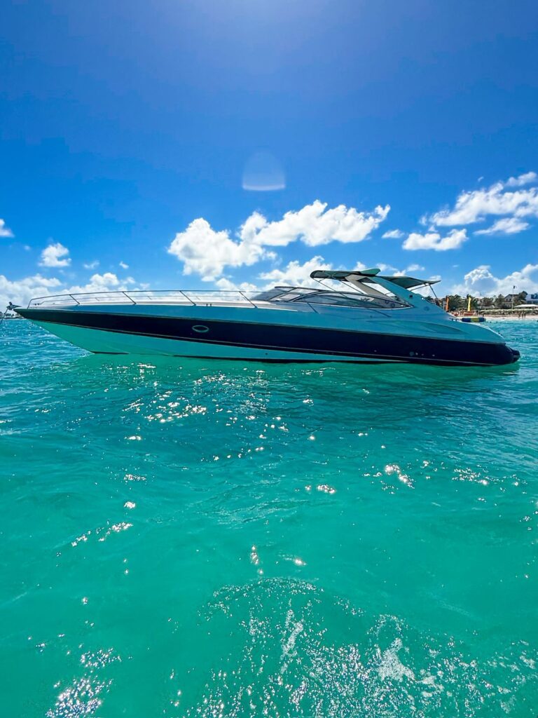 Sunseeker 50 ft in Saint Martin, turquoise sea