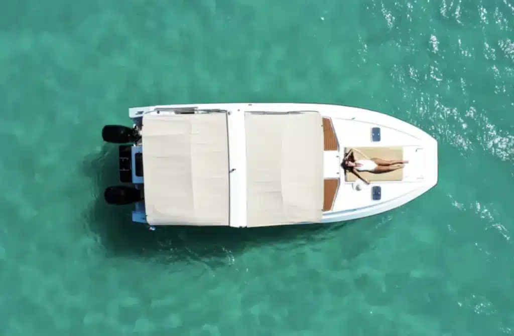 Kiwi 27 speedboat charter Saint-Martin